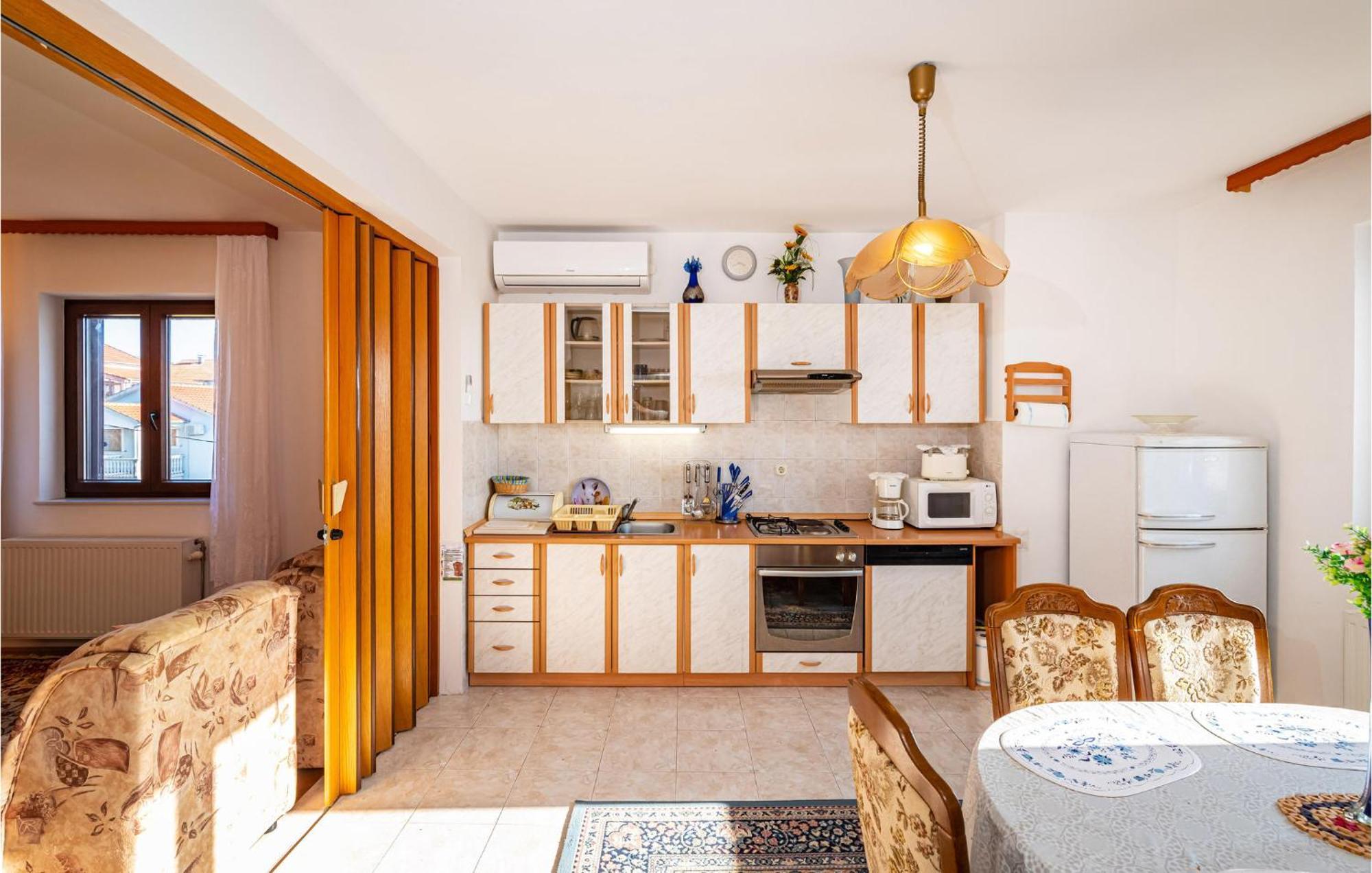 2 Bedroom Cozy Apartment In Zadar Exterior photo
