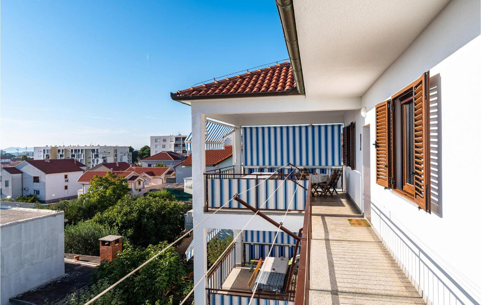 2 Bedroom Cozy Apartment In Zadar Exterior photo