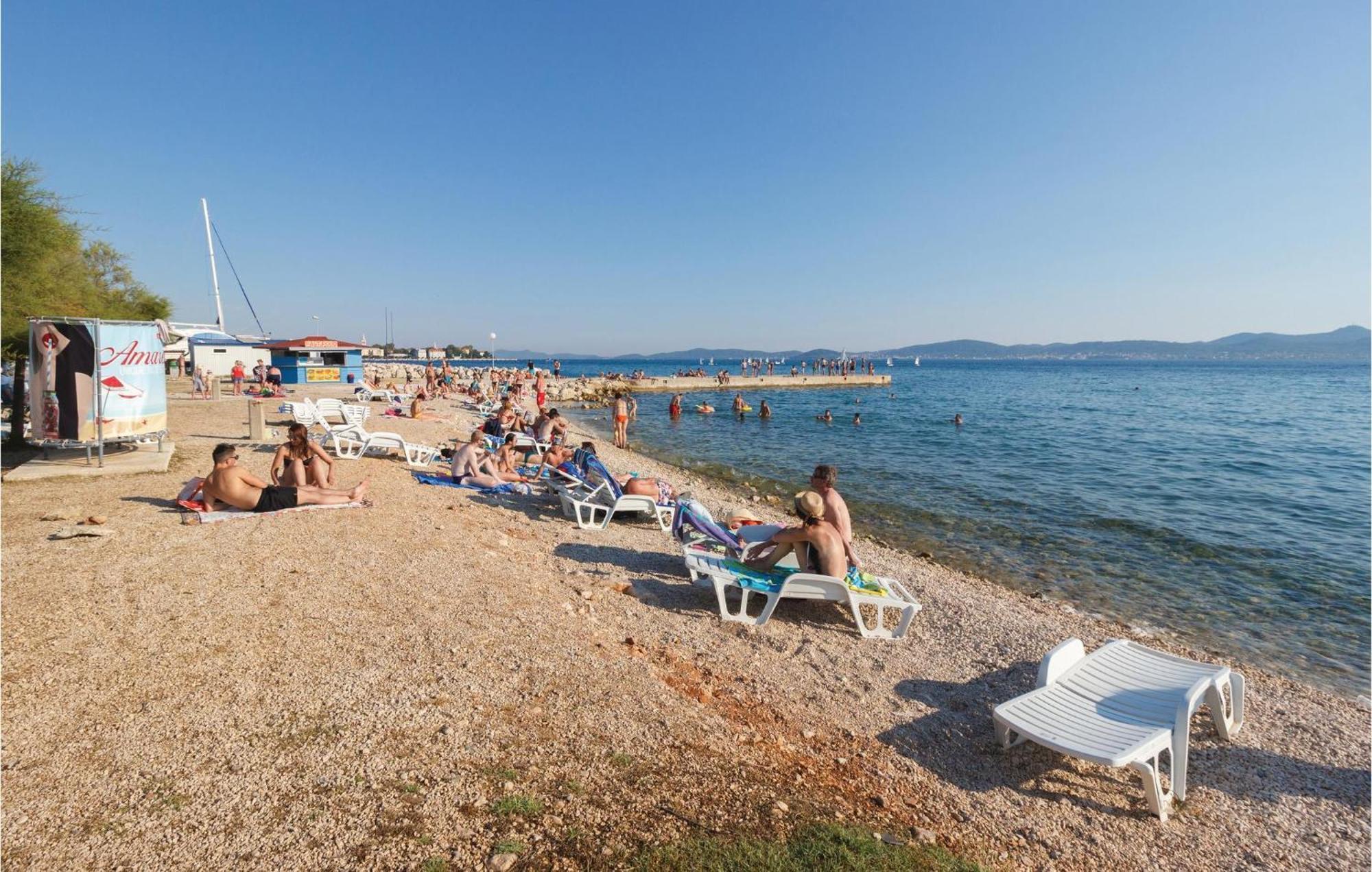 2 Bedroom Cozy Apartment In Zadar Exterior photo