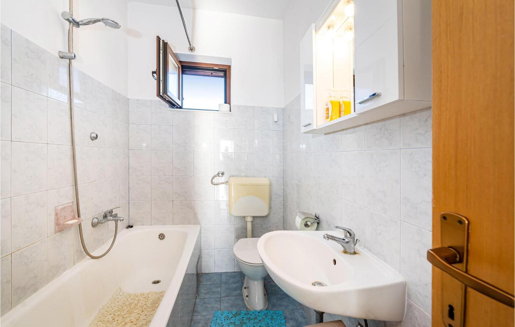 2 Bedroom Cozy Apartment In Zadar Exterior photo