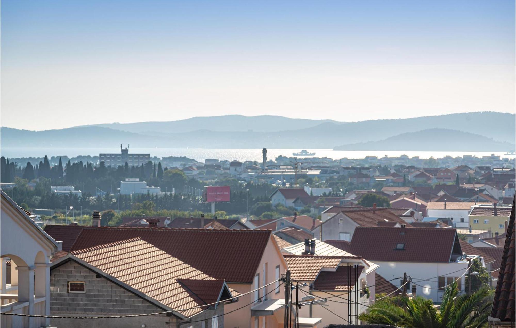 2 Bedroom Cozy Apartment In Zadar Exterior photo