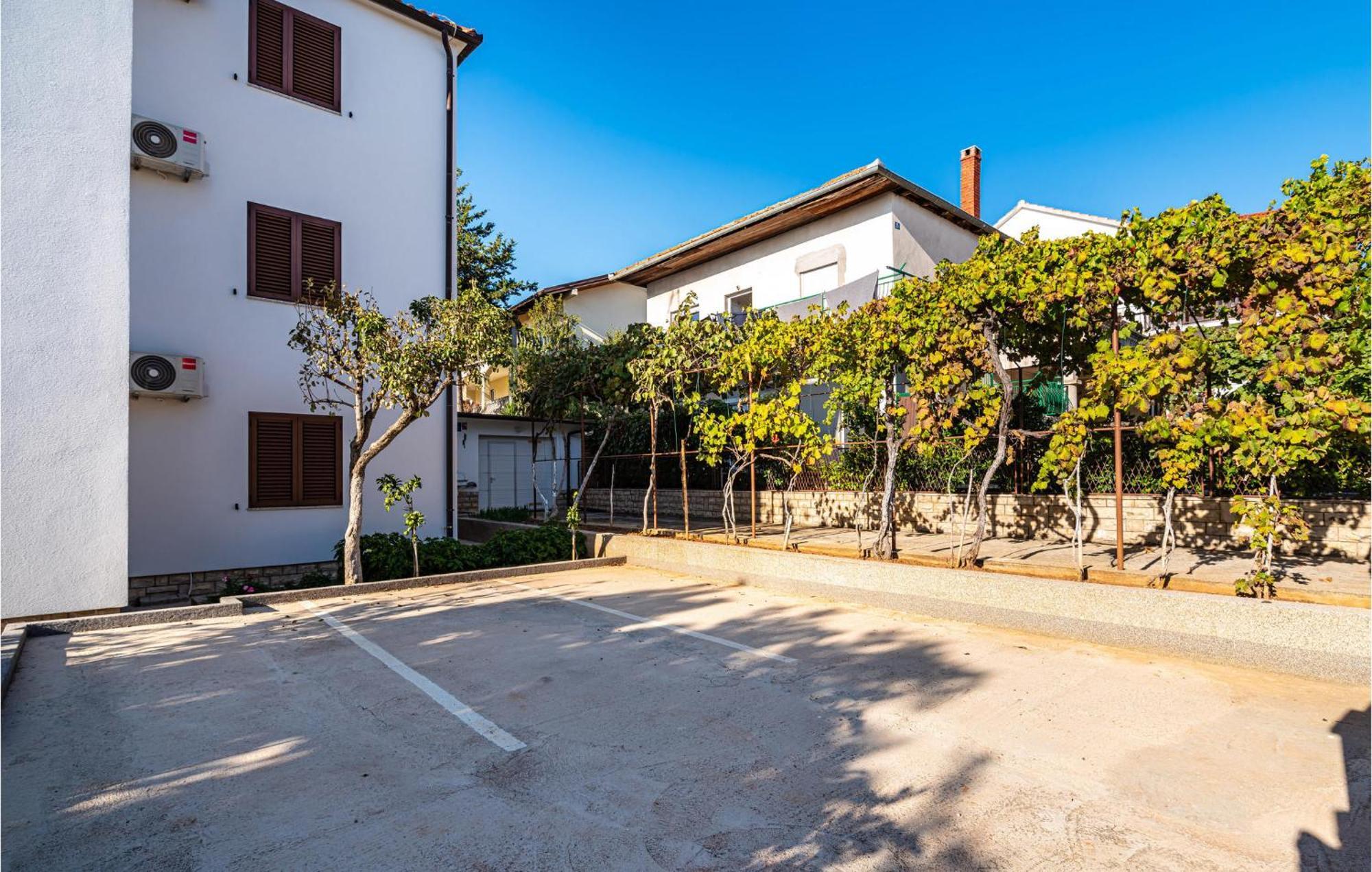 2 Bedroom Cozy Apartment In Zadar Exterior photo