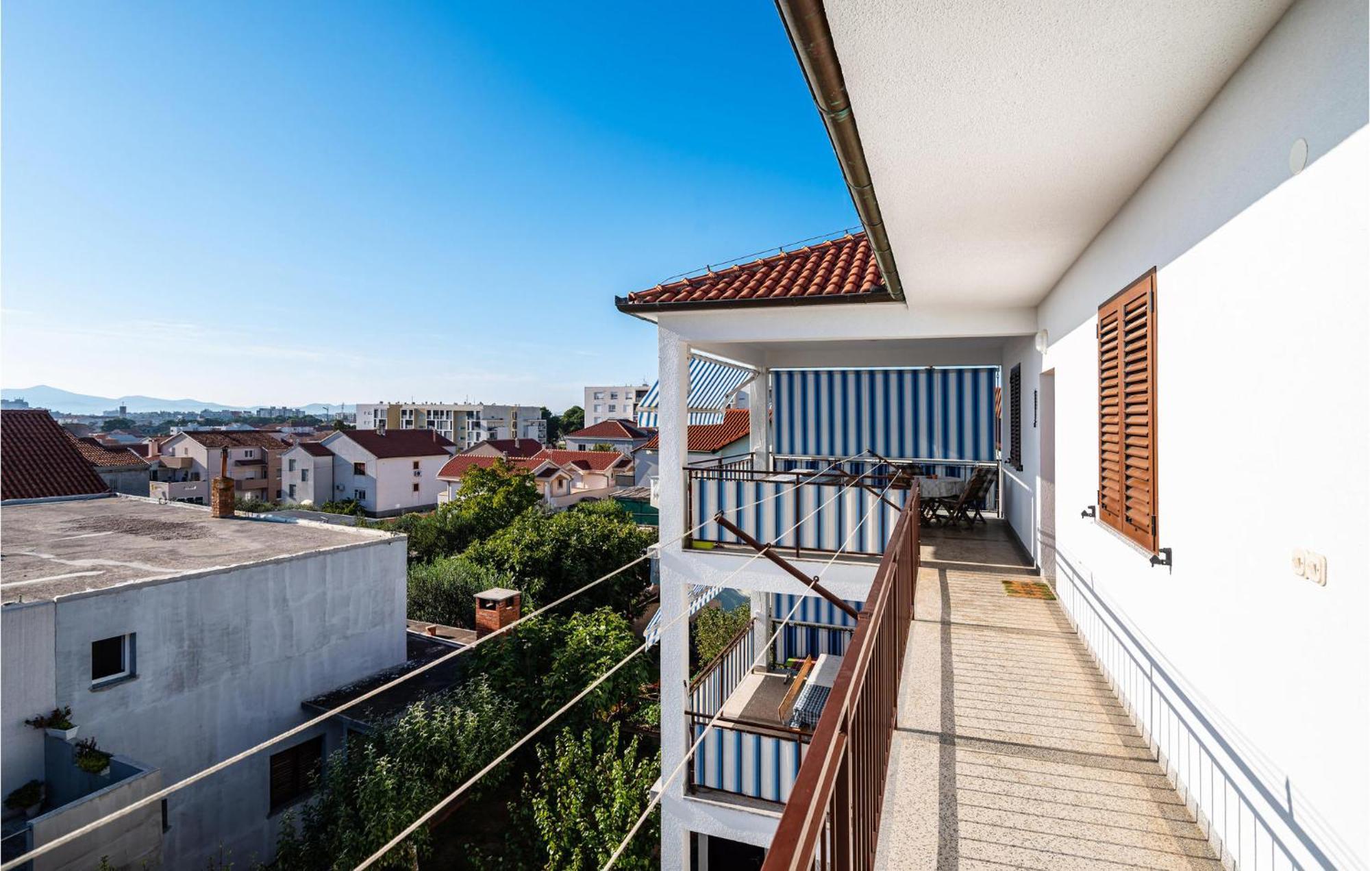 2 Bedroom Cozy Apartment In Zadar Exterior photo