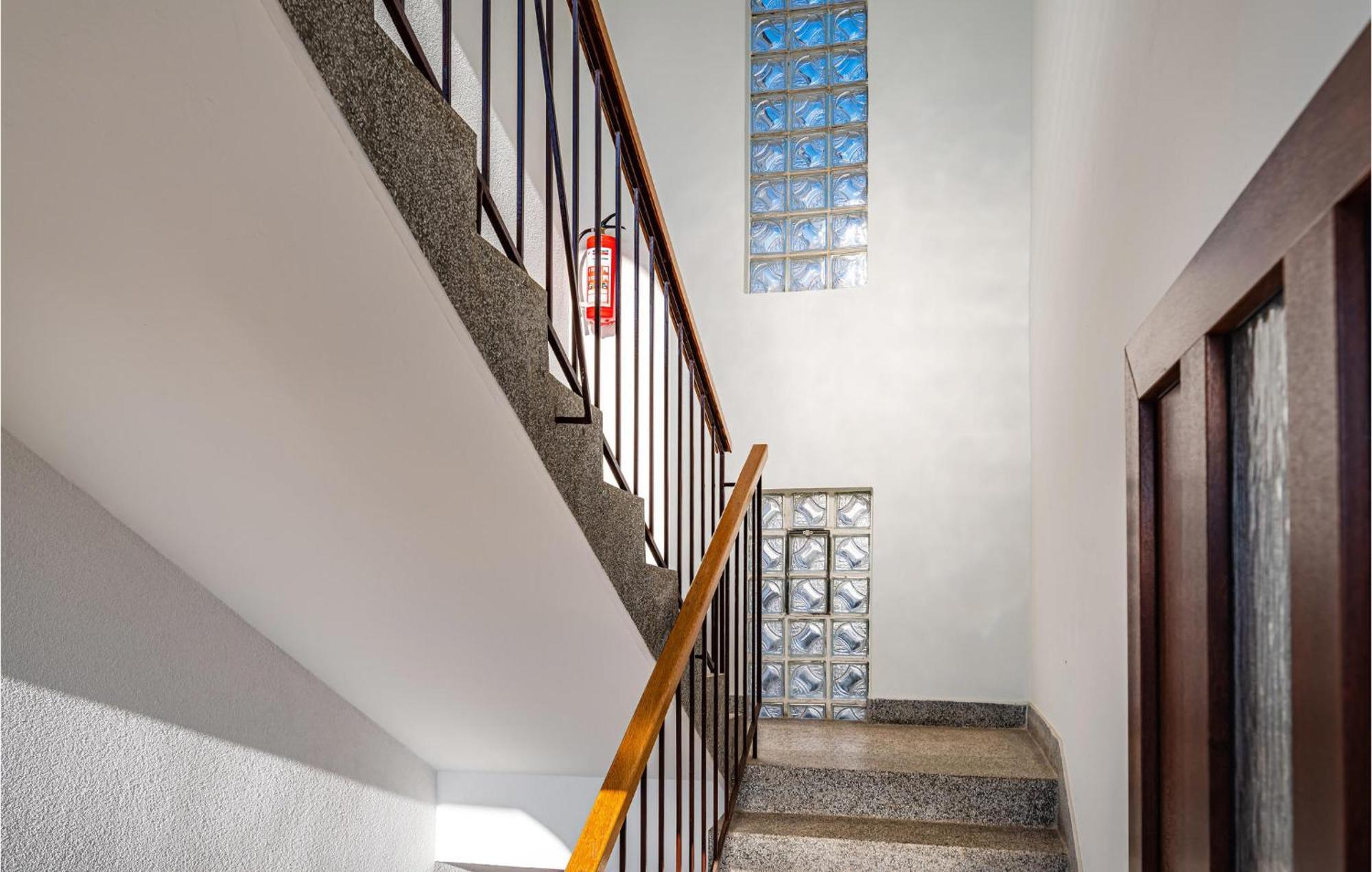 2 Bedroom Cozy Apartment In Zadar Exterior photo
